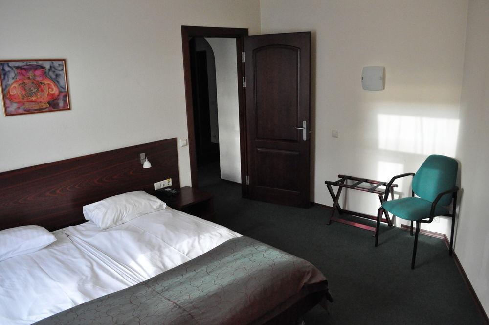 Albatross Hotell 3*